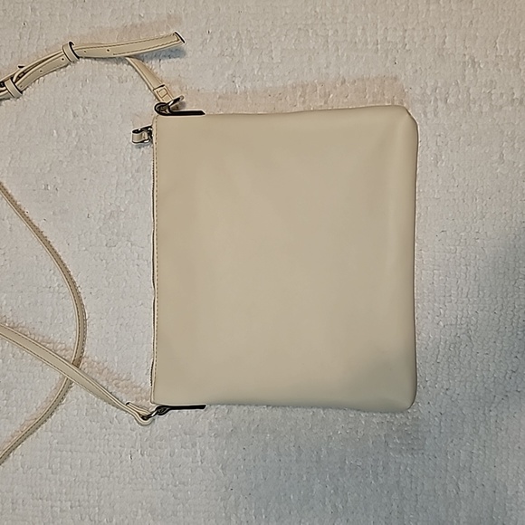 NWOT Nine West crossbody bag, not sure if it's authentic so price shows. - Picture 7 of 9